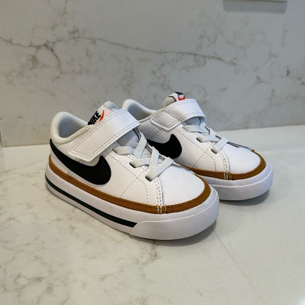 Size 6 toddler Nike Court Legacy shoes